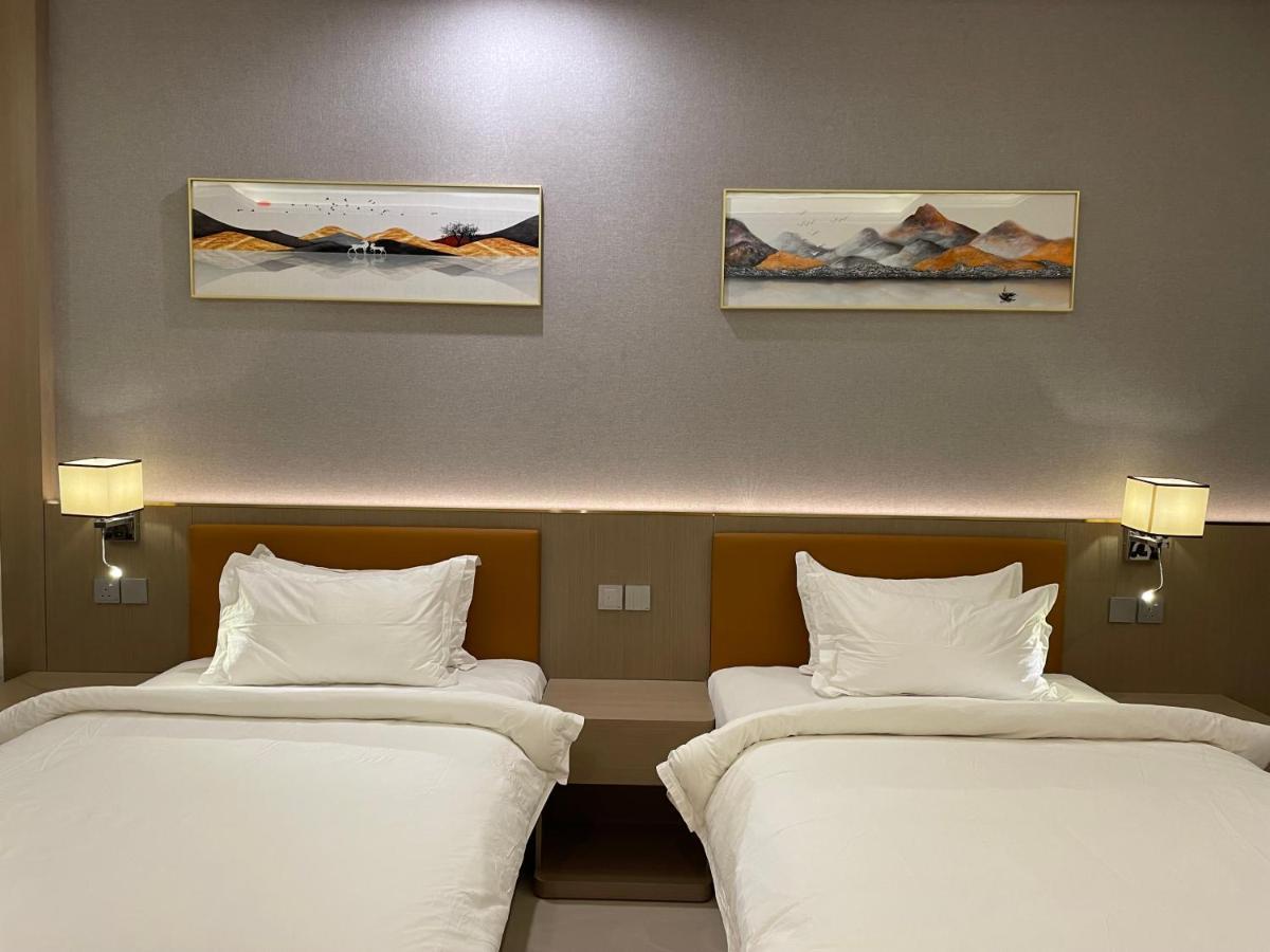 Season Inn Hotel_Al Hail Сиб Экстерьер фото