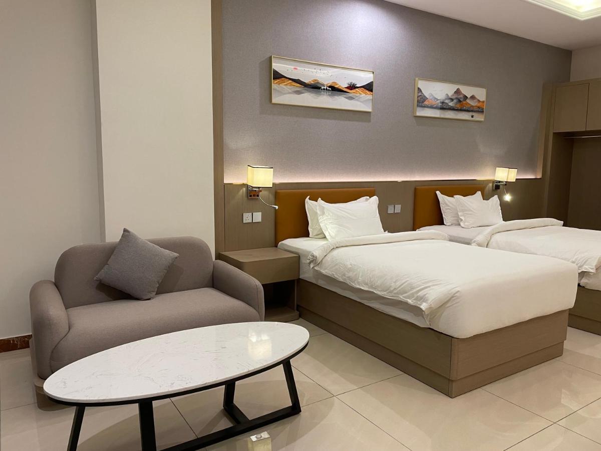Season Inn Hotel_Al Hail Сиб Экстерьер фото