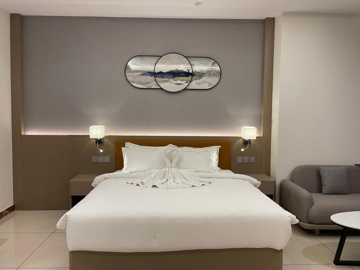 Season Inn Hotel_Al Hail Сиб Экстерьер фото