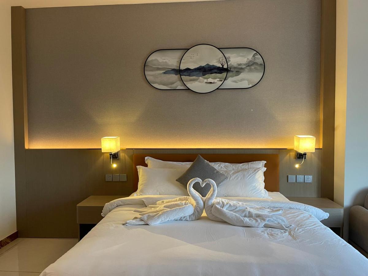 Season Inn Hotel_Al Hail Сиб Экстерьер фото