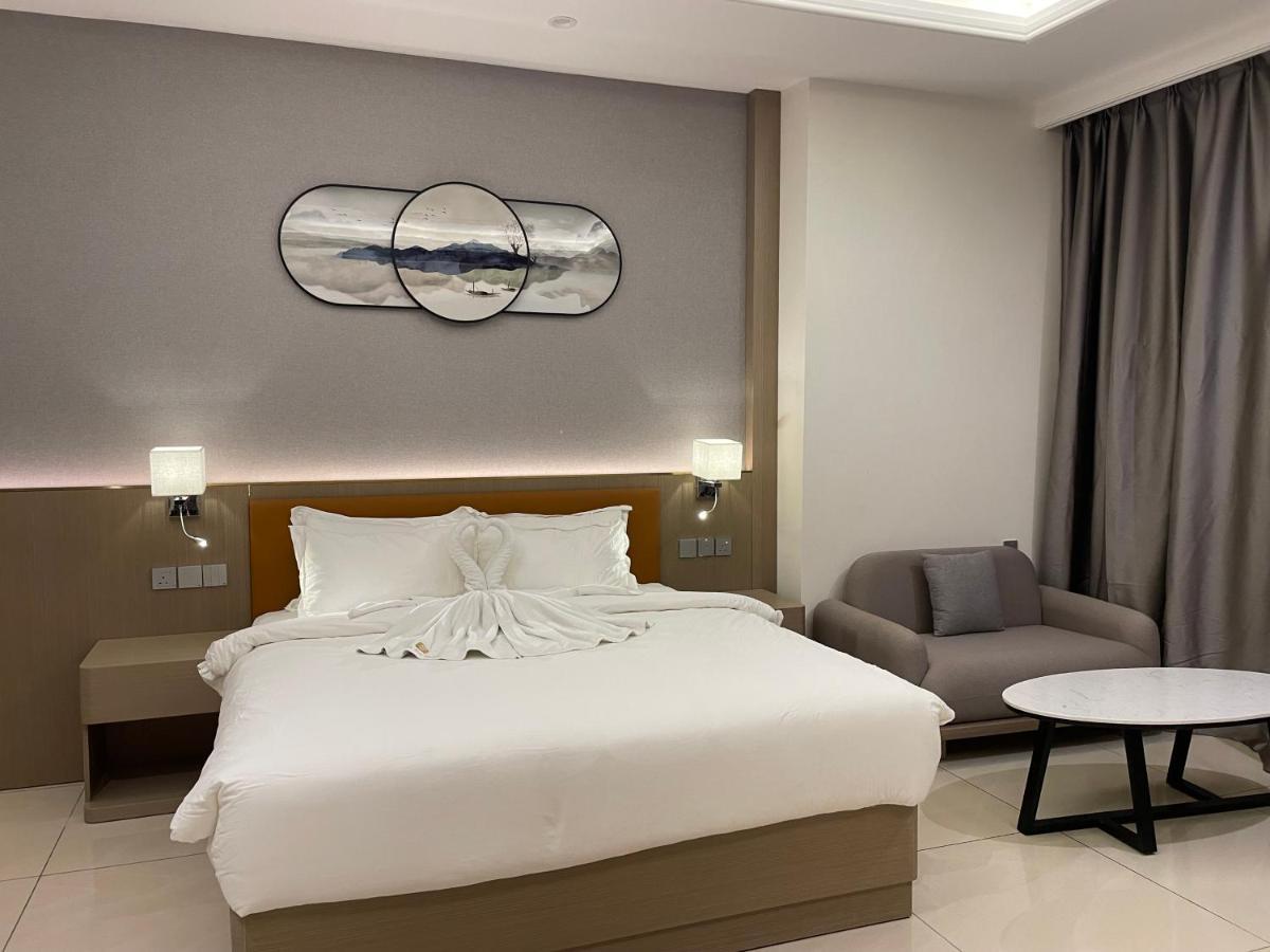 Season Inn Hotel_Al Hail Сиб Экстерьер фото